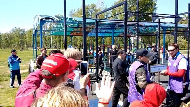 Кубок Красноярска по подтягиванию 2017: Исыпов 80, Россинин 67 смотреть онлайн