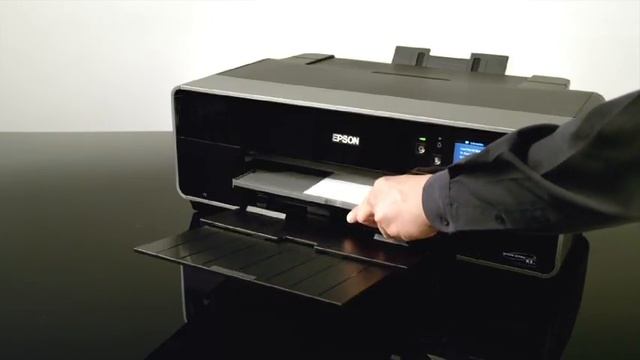 Epson Stylus Photo R3000 | Loading Fine Art Paper смотреть онлайн