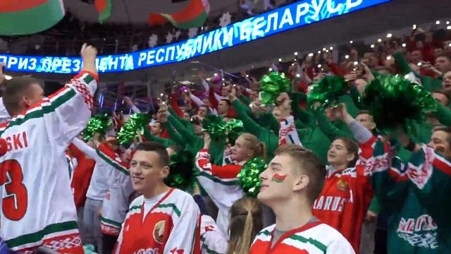 Видео о том, как курсанты МЧС поддерживали команду Президента на Рождественском турнире по хоккею смотреть онлайн