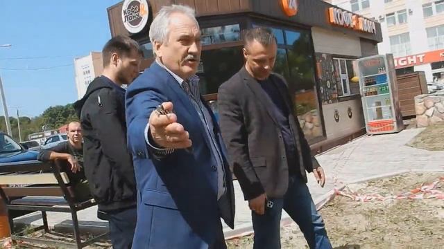 "Комиссия" по вырубке возле ЦУМа в Комсомольске смотреть онлайн