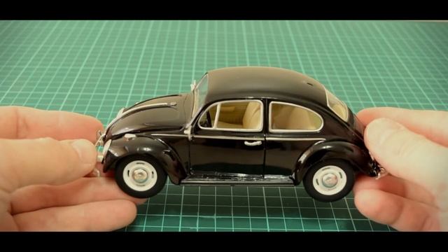 Обзор масштабной модели Volkswagen Beetle 1967 KinSmart 1/24