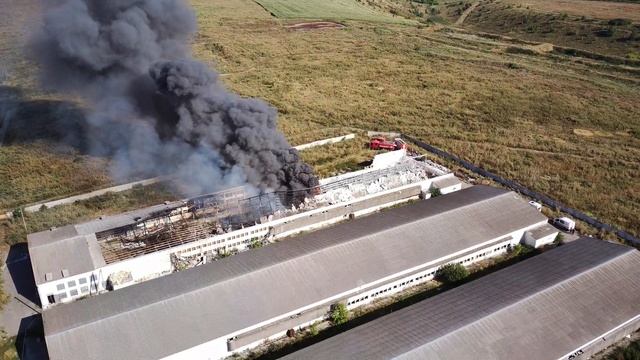 Пожар в районе промышленного парка "Фабрика" в пгт. Северный Белгородской области. смотреть онлайн