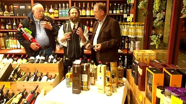 The Kosher Spirit Review #24 Compass Box Peat Monster Scotch 2012 смотреть онлайн