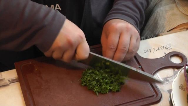 Окрошка с квасом «Семейный секрет с хреном» (Okroshka) смотреть онлайн