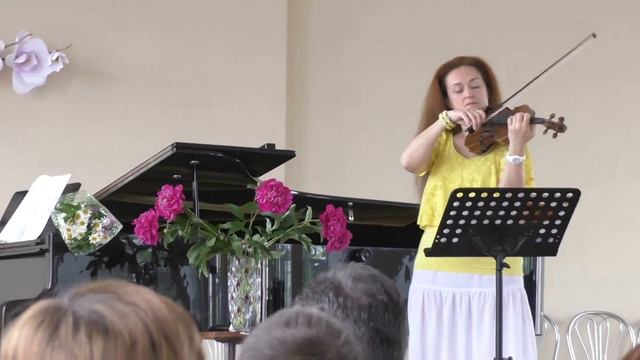 Ван Хьюзен и Дж. Бёрк Платье в горошек и лунный свет смотреть онлайн