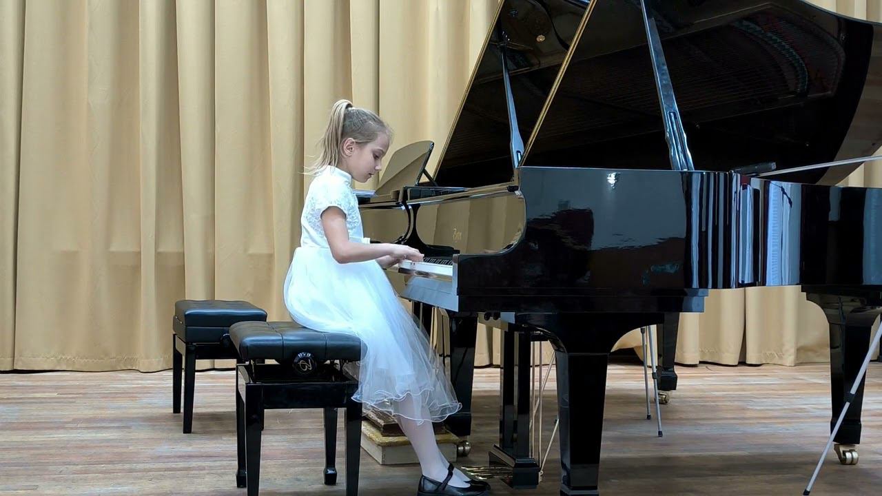 5. С. Майкапар - «Маленький командир». Исп. Стажилова Екатерина (2 класс) смотреть онлайн