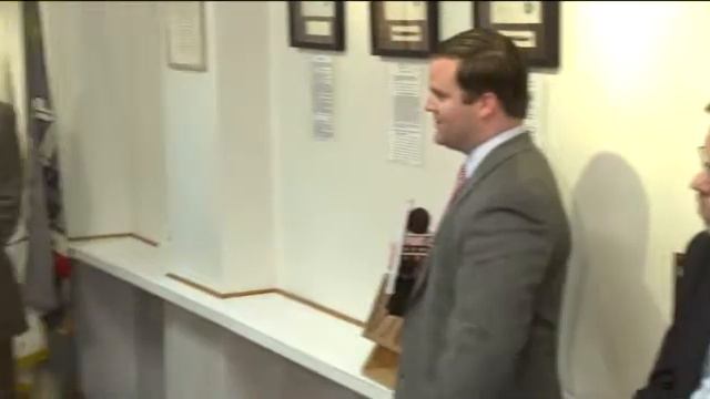 Barrett says he plans to confront Walker re: John Doe during смотреть онлайн