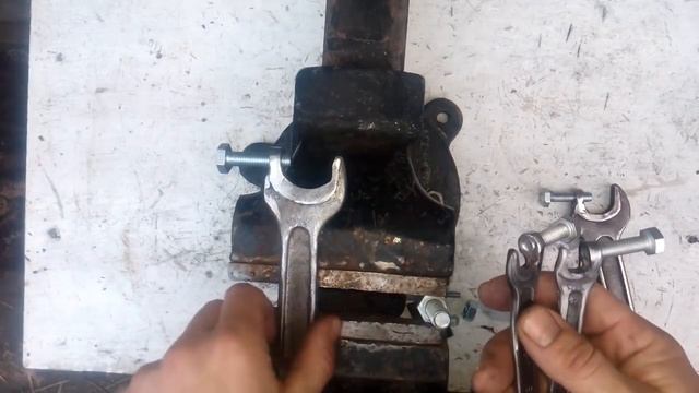 Что можно сделать из сломанных ключей ! самодельный инструмент который пригодится каждому смотреть онлайн