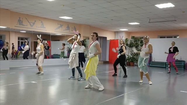 Фитнес-клуб "И-Талия". Новогодняя Zumba. смотреть онлайн