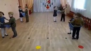 Танец "Синий платочек" подготовительная группа МБДОУ детский сад "Колосок"