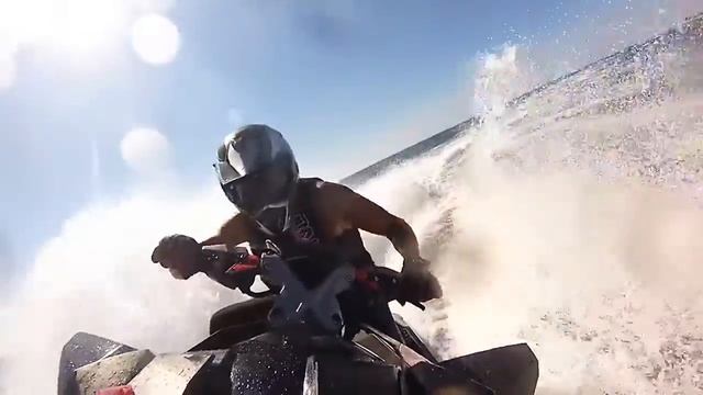 Jet Ski Practice in rough water before the race смотреть онлайн