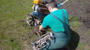 Мотоблок Нева нарезаем борозды под картошку