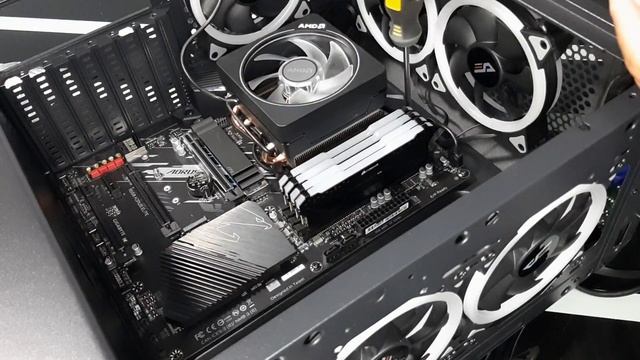 Ryzen 7 3700X, Aorus B550 Elite & Gigabyte RTX 2070 Supper смотреть онлайн