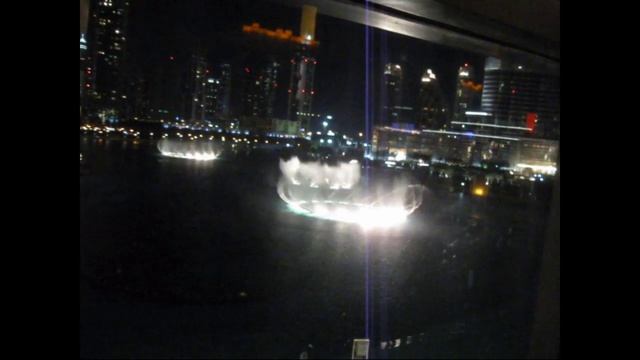 Шоу поющих фонтанов в Дубае 2 \ Singing fountains show in Dubai 2 смотреть онлайн