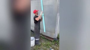 Чем надежно приклеить экструдированный пенополистерол к оцинкованному железу?