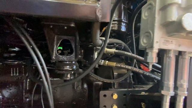 Трактор МТЗ Беларус 82.1 балочный мост с фронтальным погрузчиком ТУРС 1500 , КУН с джостиком смотреть онлайн