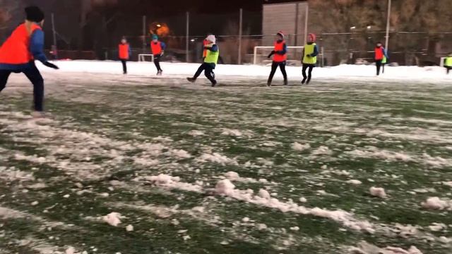 Тренировка самарской футбольной академии высшей категории «Крылья Советов» (05.12.2019) смотреть онлайн