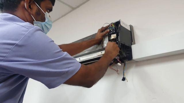 How To Rectify Error Code C4 An Daikin Inverter Air Conditioner.