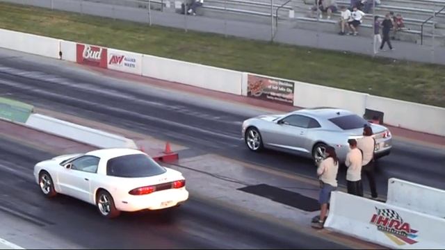 2010 Camaro SS vs. 1997 Firebird Drag Strip смотреть онлайн