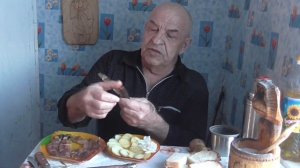 Кушаем вкусного подвяленного хариуса с картошкой и лучком