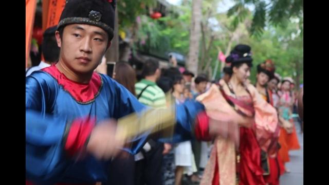 Sanya Bay Golf Club and Romance Park by Luke and Jariya смотреть онлайн