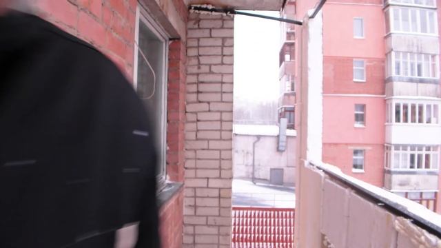 Балкон на Коновальца с выносом вперед, обшиваем сендвич панелью 150мм. смотреть онлайн