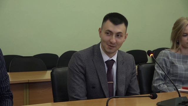 Молодые и перспективные. Мэр города встретился с молодыми педагогами школы №1. смотреть онлайн
