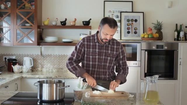 Бараньи голяшки с чечевицей, блюда из баранины, рецепты блюд из чечевицы, вторые блюда смотреть онлайн