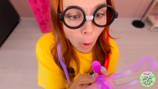 КУКЛА в ЕДЕ! Популярный КУЛИНАРНЫЙ челлендж: ВРЕДНЫЙ брат против НЕЖЕНКИ-сестры от Ла-Ла Лайф Игры смотреть онлайн