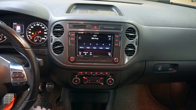 Installation Android Auto / CarPlay & backkamera RCD510 Tiguan 5N смотреть онлайн