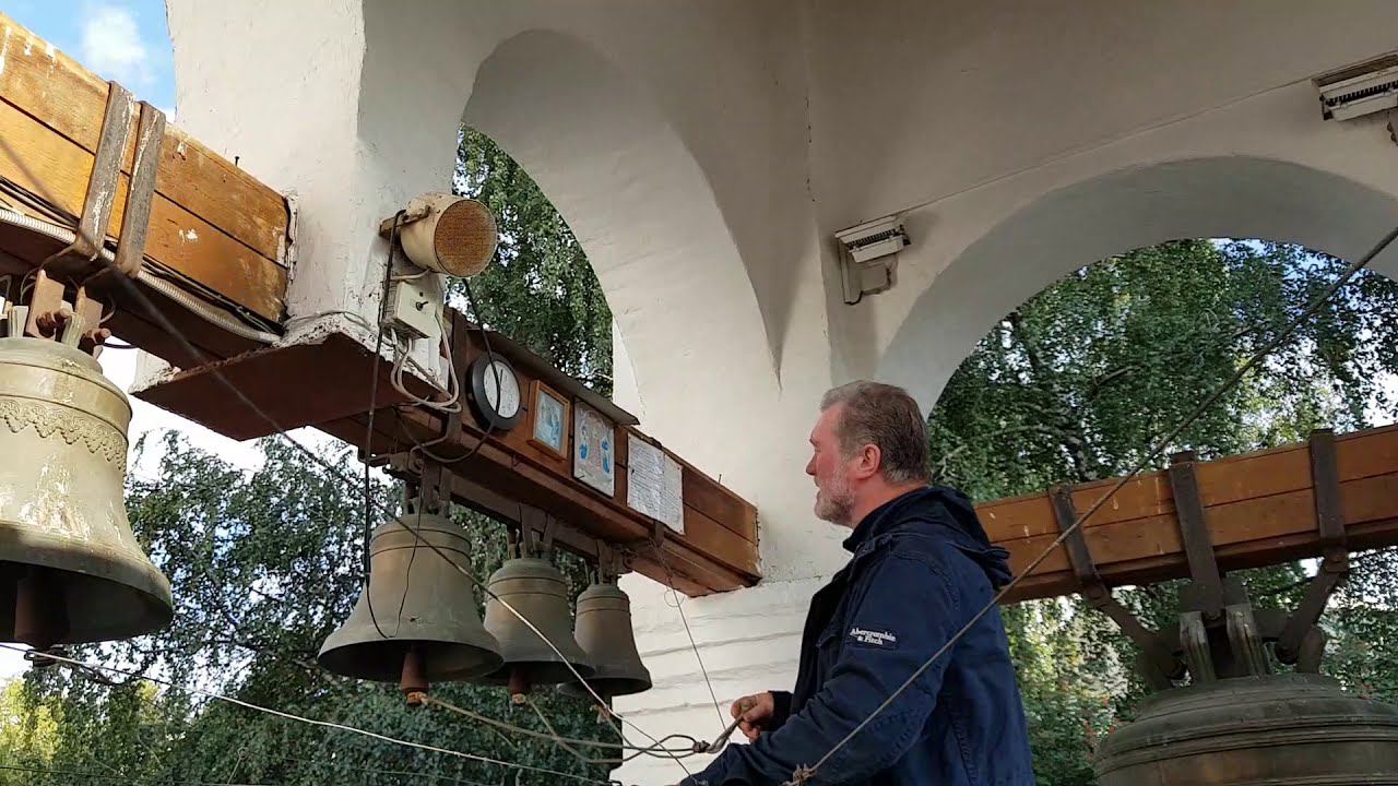 Николай Завьялов на колокольне Сретенского монастыря звон перед Всенощной 10.08.2019 смотреть онлайн