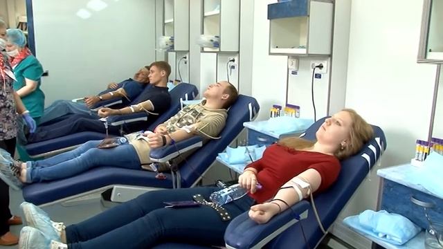 В День донора в Парке Победы заработал пункт забора крови смотреть онлайн