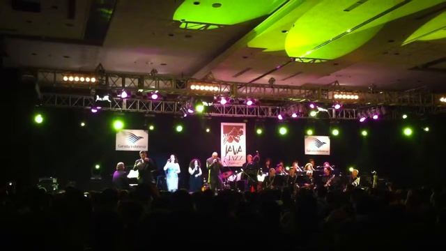 2nd Song - New York Voices and Ron King Big Band at Java Jazz Festival 2011 смотреть онлайн