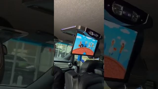 Потолочный монитор в V-class, Vito в 447 кузове смотреть онлайн