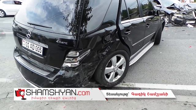Խոշոր ավտովթար Երևանում. բախվել են Mercedes ML 350-ն ու Toyota Camry-ն. կան վիրավորներ смотреть онлайн