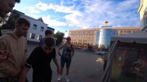 Соревнования по силе удара на аттракционе «Силомер»