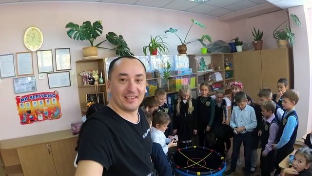 Бейблэйд турнир в классе!!! 3 ЧАСТЬ.Борьба за 3 место. Вручение призов победителям.