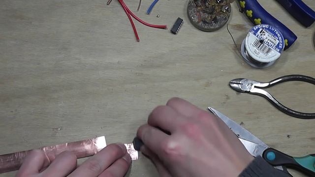 Как паять зажигалкой . Когда нет паяльника ! смотреть онлайн