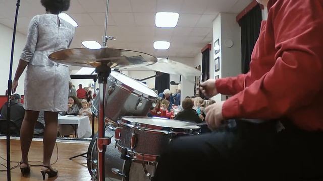 Reunion X-Mas Gig - Trying out my new ZOOM Q2N Handy Cam смотреть онлайн