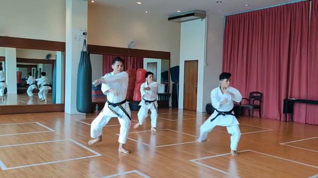 OHAN DAI by Senior Team Kata Kobe Osaka Skilled Karate, Sabah смотреть онлайн