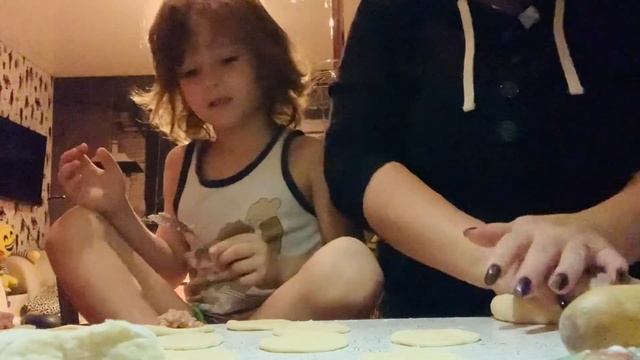 Лепим пельмени ? жарим чебуреки ? короче на ПП я ? смотреть онлайн