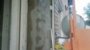 Штукатурка стен на балконе. 4 день Ремонт в хрущевке женщинами.