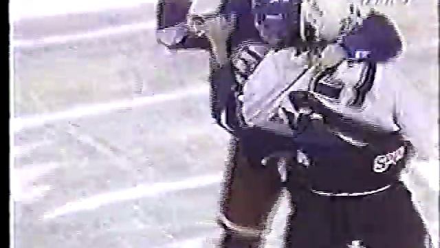Jim McKenzie vs Craig Berube NHL Jan 16/96 смотреть онлайн