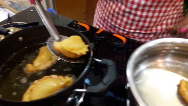 Kova Kajjikai, Thair Muruku | Diwali Special | Kova Poori, Curd Muruku смотреть онлайн