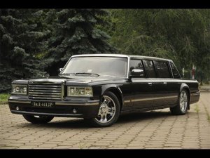 ПУТИН КЛАЛ НА СВОЙ НОВЫЙ ЛИМУЗИН ОТ ЗАВОДА ЗИЛ