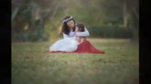 Вот первая звёздочка в небесах(мамочка)Очень красивая песня о маме...