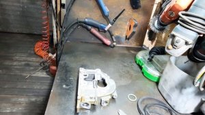 камминз 2.8 задняя крышка течь масла.