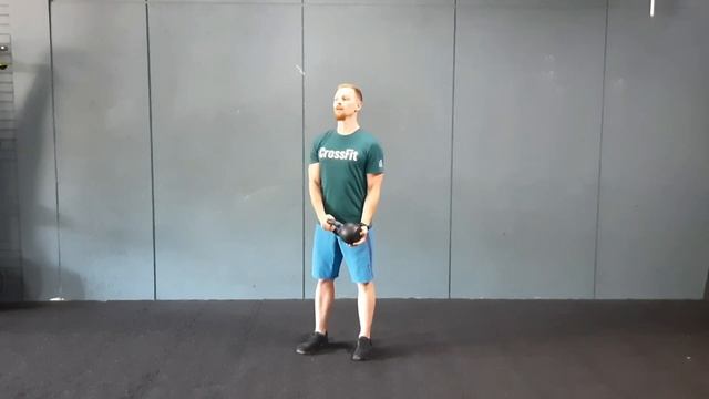 Подъёмы гири на бицепс по 1й руке с поддержкой смотреть онлайн