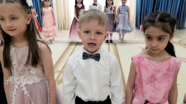 05.03.2021.Стихи читают дети подг гр на празднике 8 Марта. смотреть онлайн
