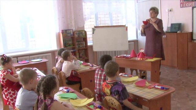 Занятие по конструированию из бумаги